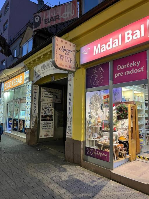 Апартаменты Bada Bing Plaza Братислава Экстерьер фото